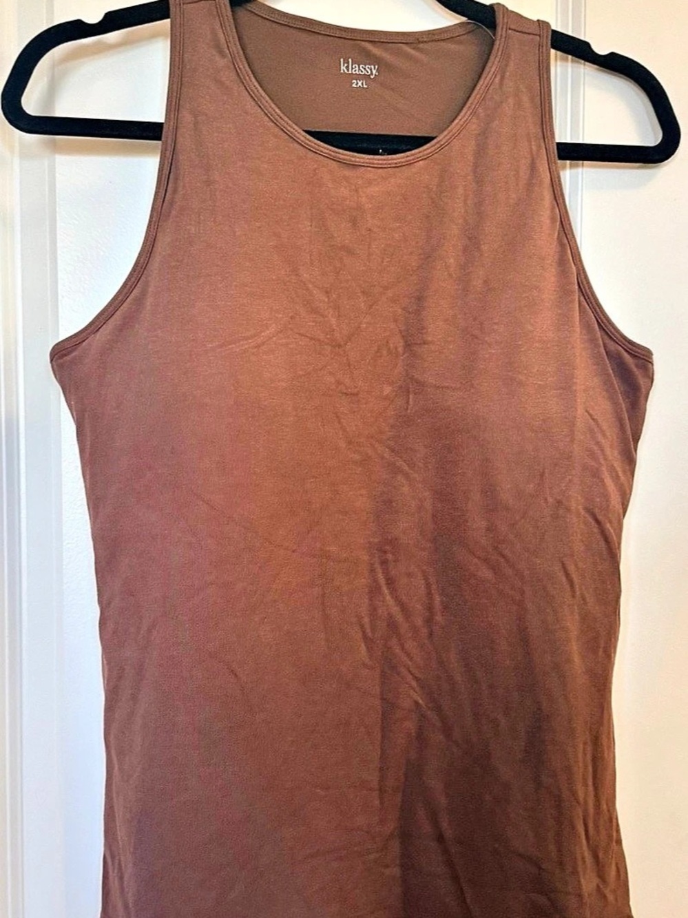 klassy. Brown Tank Top with built in bra/cups  Size 2XL NWT
